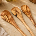 Cargar la imagen en la vista de la galería, Set of 3 Olive Wood Spoons
