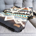 Cargar la imagen en la vista de la galería, Andean Alpaca Wool Blanket - Inca