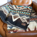 Cargar la imagen en la vista de la galería, Andean Alpaca Wool Blanket - Inca
