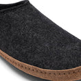 Cargar la imagen en la vista de la galería, Kyrgies Indoor Wool Slides