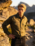 Cargar la imagen en la vista de la galería, Flying R Ranchwear - Prairie Twill Solid - Safari Green - Long Sleeve - Snaps - Classic Fit
