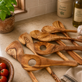 Cargar la imagen en la vista de la galería, Set of 3 Olive Wood Spoons
