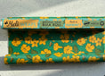 Cargar la imagen en la vista de la galería, Beeswax Wrap Bulk Roll - Puakenikeni & Bee Print
