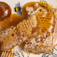 Cargar la imagen en la vista de la galería, New England hand cut Honey Comb
