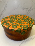 Cargar la imagen en la vista de la galería, Beeswax Food Wrap - Kalo Print
