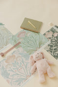 Cargar la imagen en la vista de la galería, Morris Wallpaper by Aynsley Ovard x Bloomery Decor
