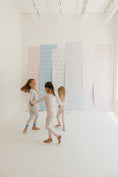 Cargar la imagen en la vista de la galería, Haven Floral Wallpaper by In My Jammers
