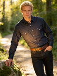 Cargar la imagen en la vista de la galería, Flying R Ranchwear - Prairie Twill Work Shirt - Navy Twill - Long Sleeve
