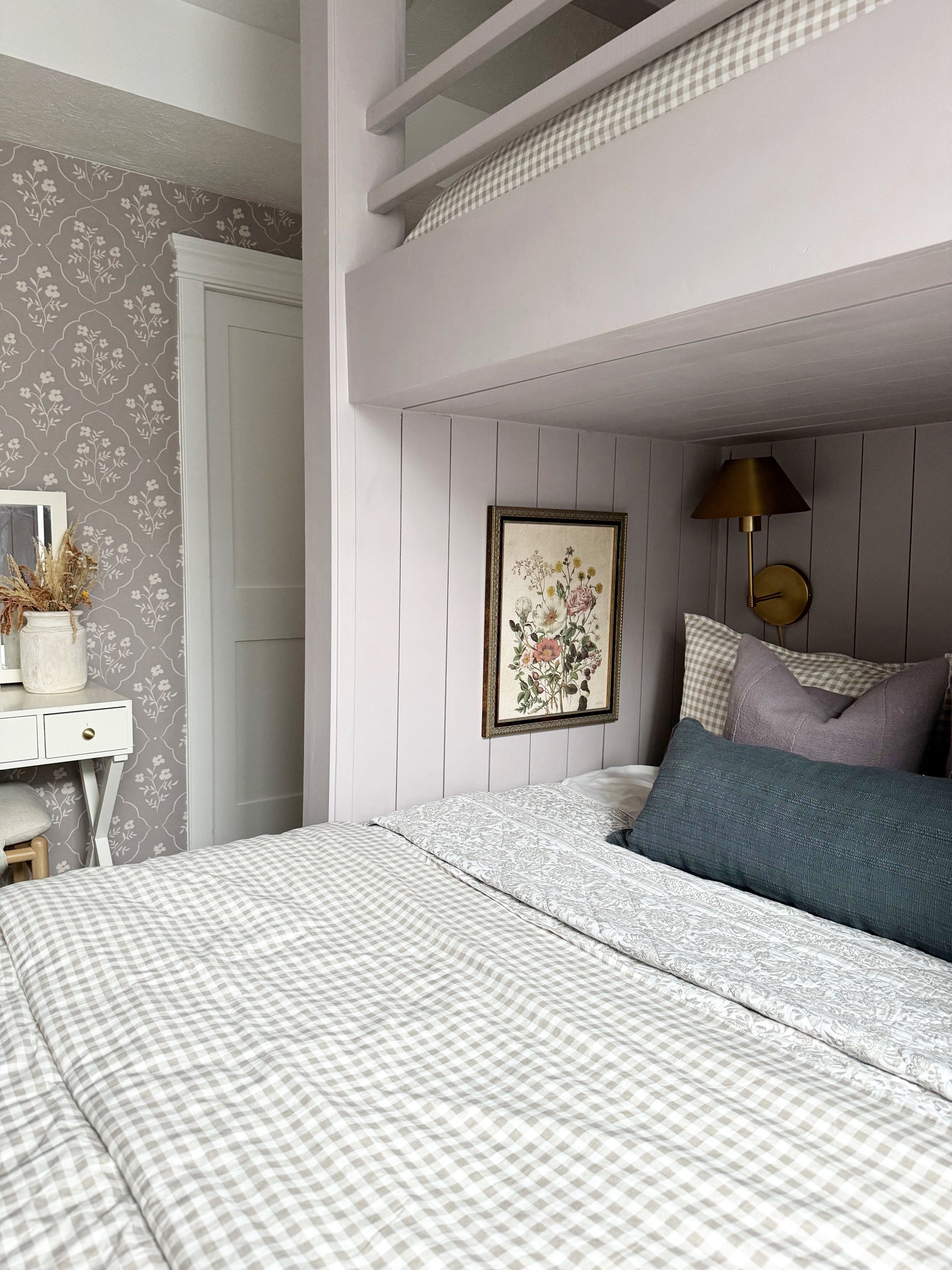 Della Wallpaper by Daphne and Sage