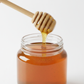Cargar la imagen en la vista de la galería, Honey Dipper - 6 Inch Wooden Honey Drizzler Spoon
